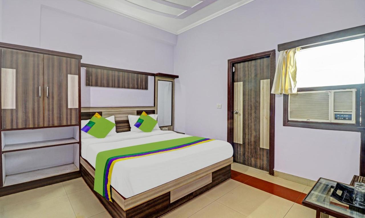 G B Palace Hotel